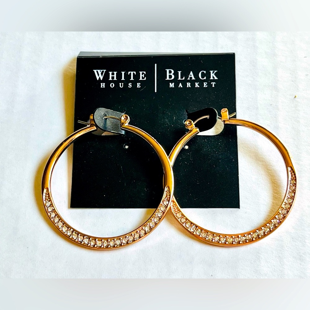 White House, black market Gold tone rhinestone hoops NWT